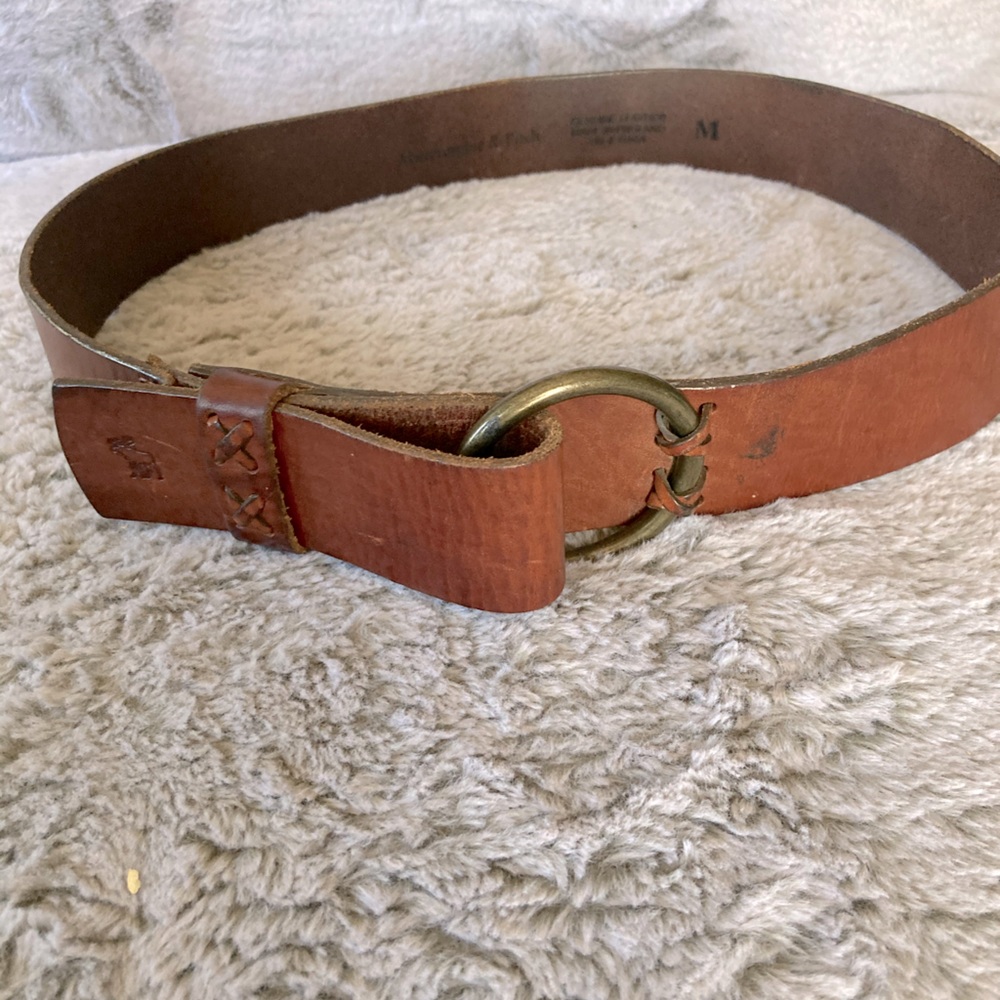 Abercrombie & Fitch women’s medium leather belt